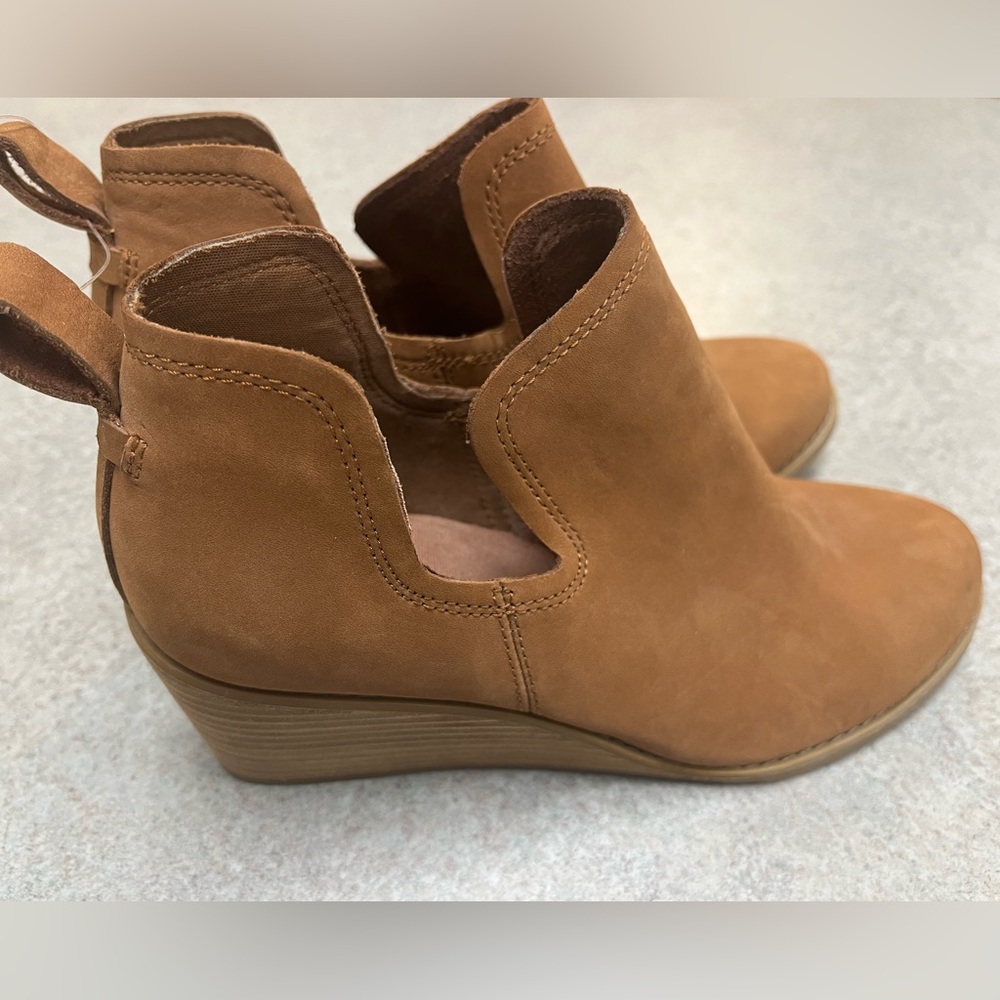 TOMS Women’s Kallie Cutout Wedge Bootie EUC Ankle Boot